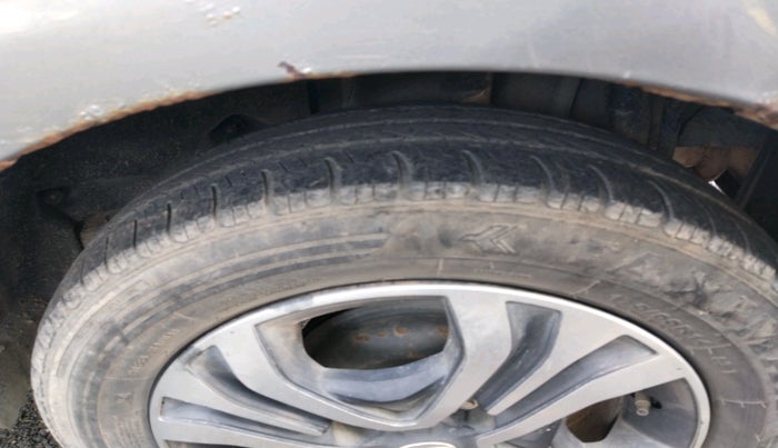 2018 Tata Tiago XZ PETROL, Petrol, Manual, 1,23,227 km, tyre