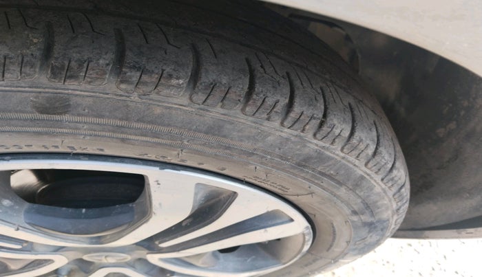 2018 Tata Tiago XZ PETROL, Petrol, Manual, 1,23,227 km, tyre