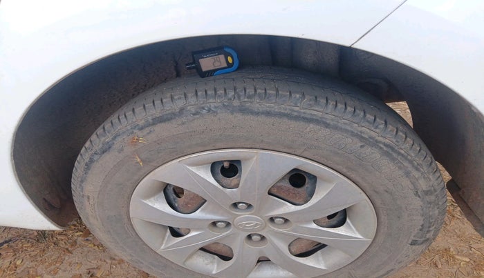 2015 Hyundai Elite i20 SPORTZ 1.2, Petrol, Manual, 48,073 km, tyre