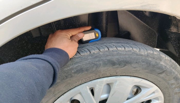 2019 Maruti Dzire LDI, Diesel, Manual, 1,98,705 km, tyre