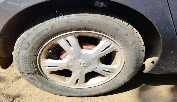 2011 Hyundai i20 ASTA 1.2, Petrol, Manual, 1,10,145 km, tyre