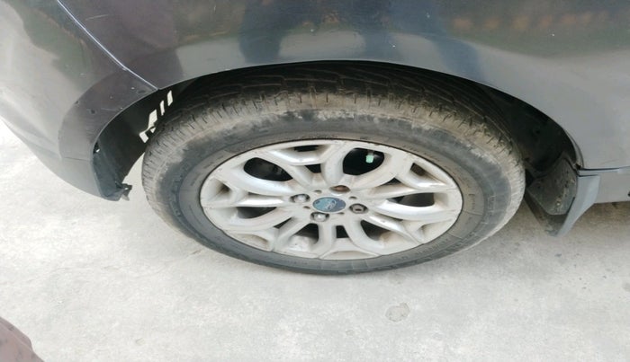 2013 Ford Ecosport TITANIUM 1.0L ECOBOOST, Petrol, Manual, 1,50,000 km, tyre