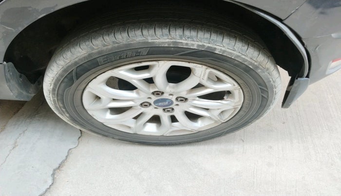 2013 Ford Ecosport TITANIUM 1.0L ECOBOOST, Petrol, Manual, 1,50,000 km, tyre