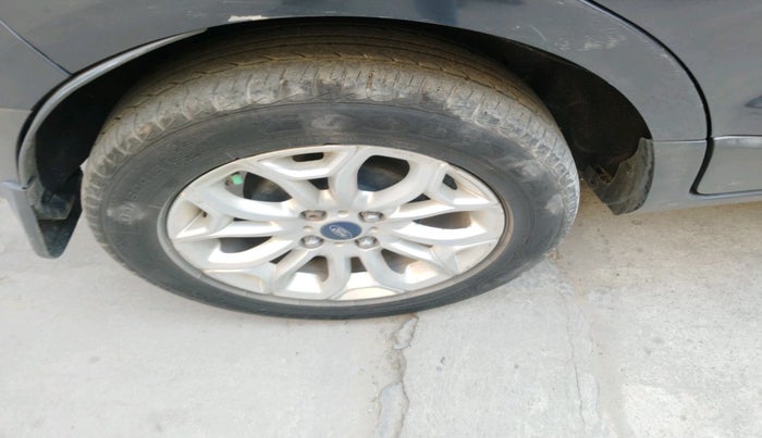 2013 Ford Ecosport TITANIUM 1.0L ECOBOOST, Petrol, Manual, 1,50,000 km, tyre