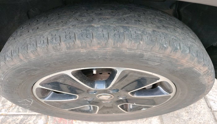 2016 Renault Duster 110 PS RXZ 4X2 AMT DIESEL, Diesel, Automatic, 1,14,902 km, tyre