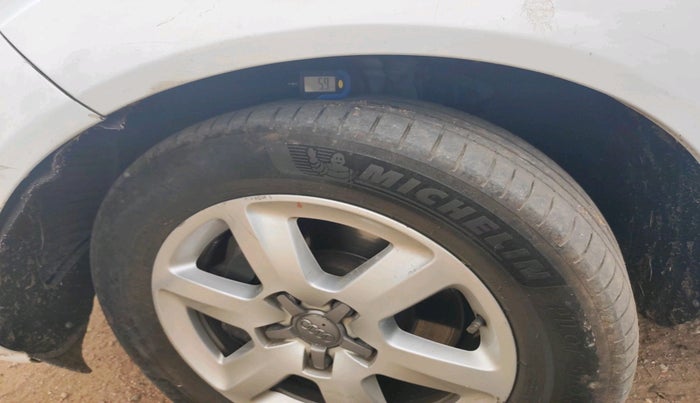 2011 Audi Q7 3.0 TDI QUATTRO, Diesel, Automatic, 1,24,141 km, tyre