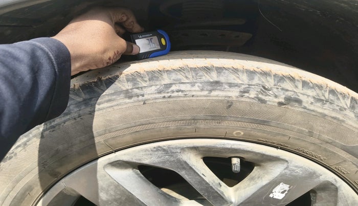 2021 Tata Safari XT, Diesel, Manual, 70,000 km, tyre