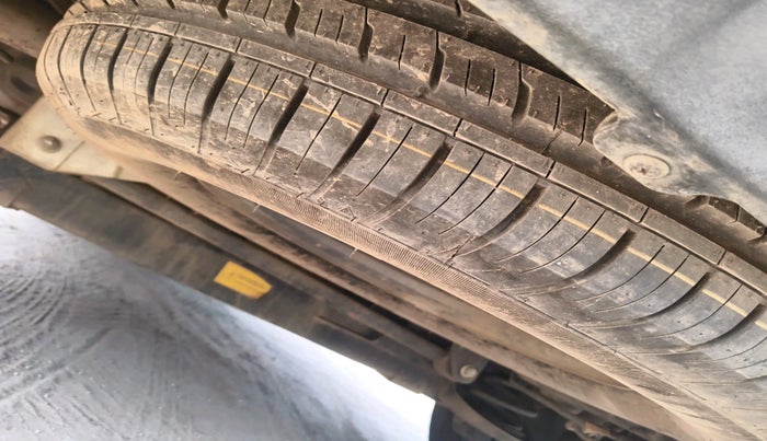 2021 Tata Safari XT, Diesel, Manual, 70,000 km, tyre