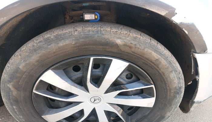 2018 Mahindra XUV500 W6, Diesel, Manual, 72,773 km, tyre