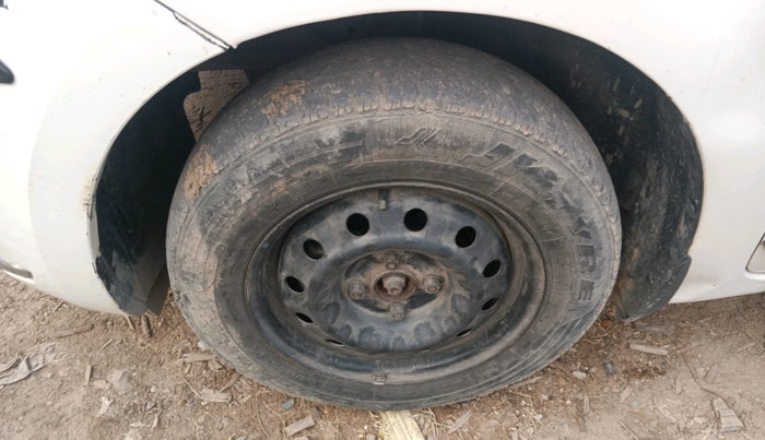 2018 Maruti Dzire VDI, Diesel, Manual, 1,24,806 km, tyre