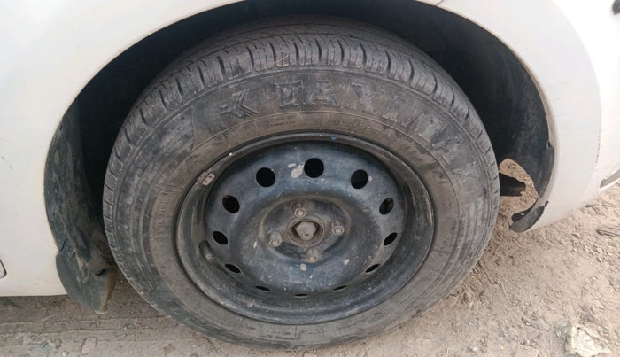 2018 Maruti Dzire VDI, Diesel, Manual, 1,24,806 km, tyre