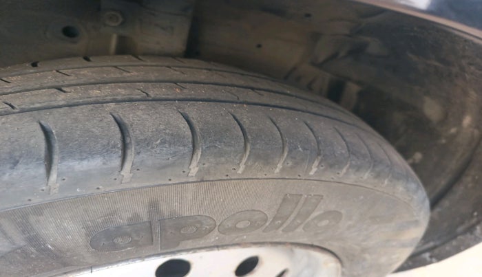 2013 Maruti Swift LXI, Petrol, Manual, 93,290 km, tyre