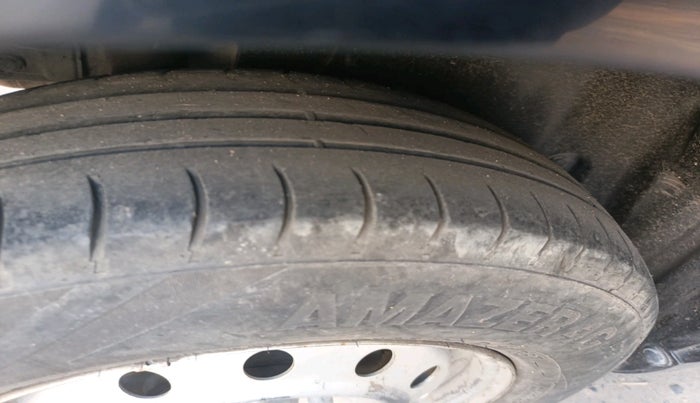 2013 Maruti Swift LXI, Petrol, Manual, 93,290 km, tyre