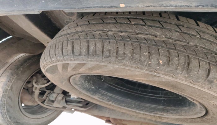 2024 KIA CARENS PRESTIGE 1.5 PETROL 7 STR, Petrol, Manual, 29,098 km, tyre