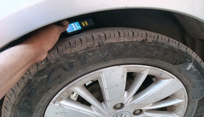 2015 Maruti Swift ZXI, Petrol, Manual, 62,065 km, tyre