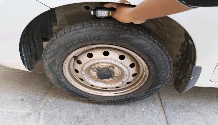 2012 Maruti Wagon R 1.0 LXI, Petrol, Manual, 1,04,093 km, tyre