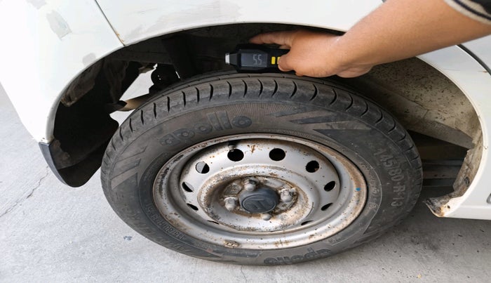 2012 Maruti Wagon R 1.0 LXI, Petrol, Manual, 1,04,093 km, tyre