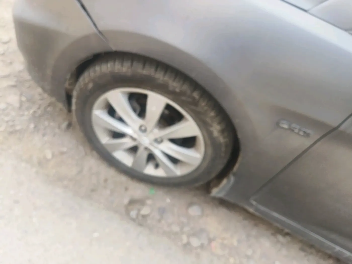2012 Hyundai Verna FLUIDIC 1.6 CRDI SX, Diesel, Manual, 95,000 km, tyre