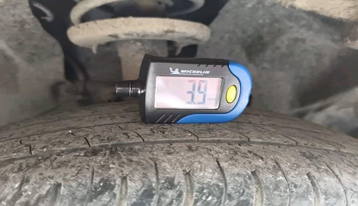 2018 Ford Ecosport TITANIUM 1.5L DIESEL, Diesel, Manual, 1,22,021 km, tyre