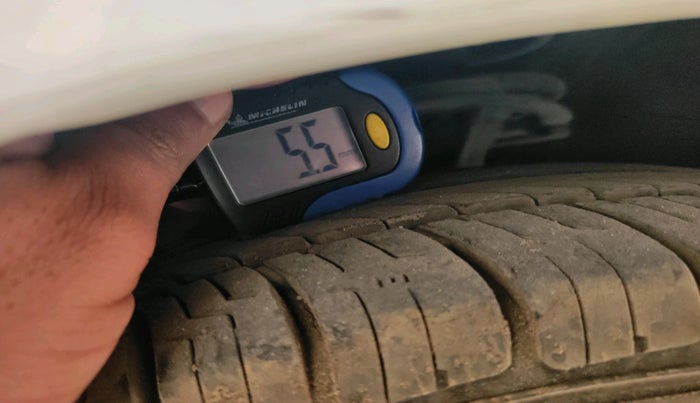 2011 Hyundai i10 SPORTZ 1.2, Petrol, Manual, 1,52,750 km, tyre