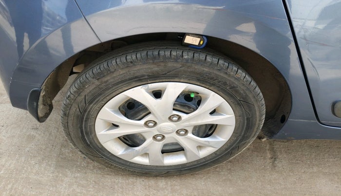 2016 Hyundai Grand i10 SPORTZ 1.2 KAPPA VTVT, Petrol, Manual, 33,015 km, tyre