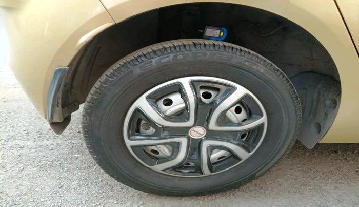 2021 Tata ALTROZ XE PETROL, Petrol, Manual, 9,202 km, tyre