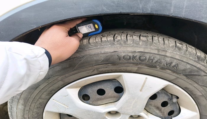 2022 Mahindra XUV300 W6 1.5 Diesel, Diesel, Manual, 46,792 km, tyre