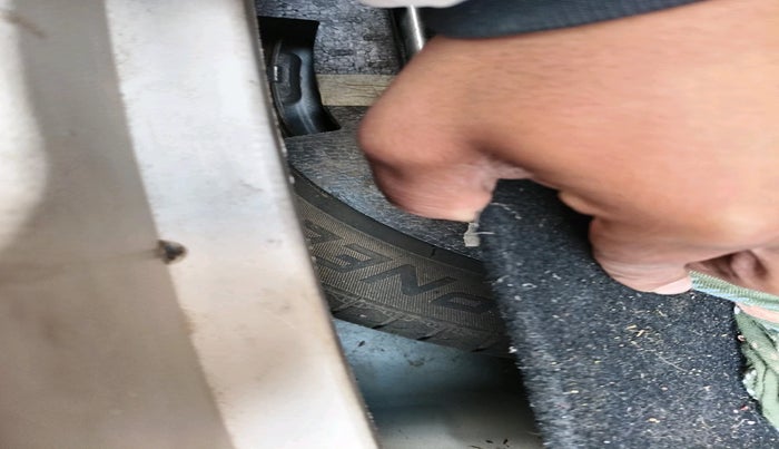 2022 Mahindra XUV300 W6 1.5 Diesel, Diesel, Manual, 46,792 km, tyre