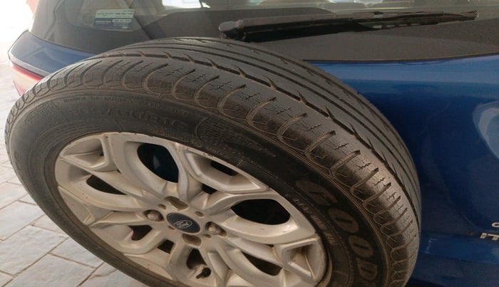 2013 Ford Ecosport TITANIUM 1.5L DIESEL, Diesel, Manual, 1,53,773 km, tyre