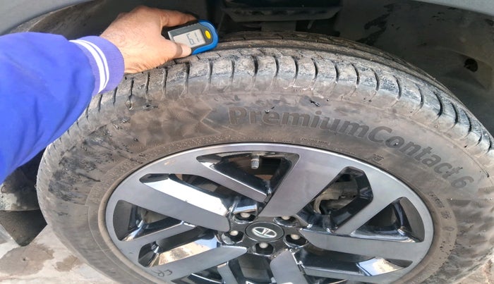 2022 Tata Safari XZA PLUS, Diesel, Automatic, 54,473 km, tyre