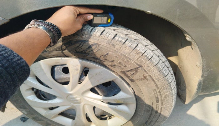 2020 Maruti Swift VXI AMT, Petrol, Automatic, 77,600 km, tyre