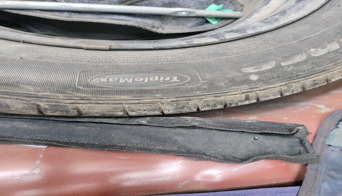 2016 Hyundai Elite i20 MAGNA 1.2, Petrol, Manual, 41,810 km, tyre