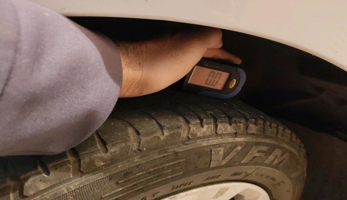 2015 Ford Figo Aspire TITANIUM 1.5 PETROL AT, Petrol, Automatic, 1,00,923 km, tyre