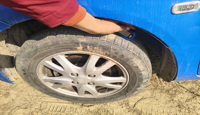 2014 Honda Brio VX MT, Petrol, Manual, 83,979 km, tyre