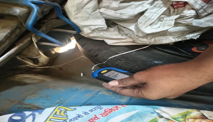 2014 Honda Brio VX MT, Petrol, Manual, 83,979 km, tyre