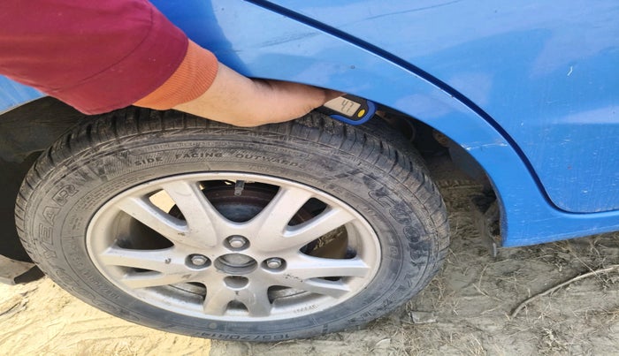 2014 Honda Brio VX MT, Petrol, Manual, 83,979 km, tyre