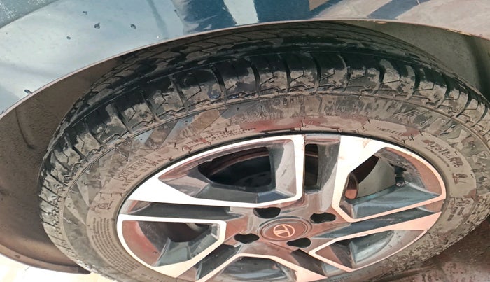 2018 Tata TIGOR XZ PLUS PETROL, Petrol, Manual, 19,518 km, tyre