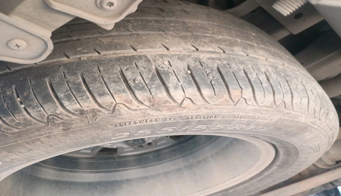 2021 MG GLOSTER SAVVY 6 STR 2.0 TWIN TURBO 4WD, Diesel, Automatic, 1,43,945 km, tyre