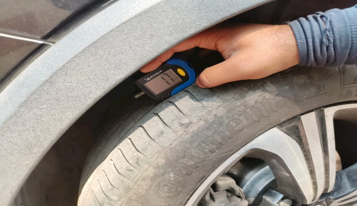 2023 MG ASTOR SAVVY 1.5 CVT, Petrol, Automatic, 45,614 km, tyre