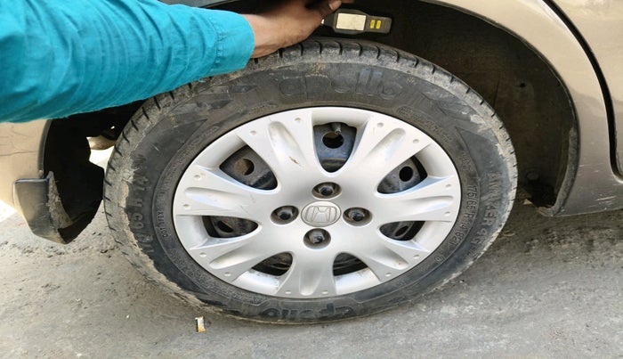 2013 Honda Brio S MT, Petrol, Manual, 83,645 km, tyre