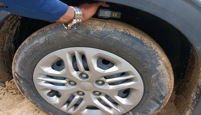 2023 KIA CARENS PRESTIGE 1.5 PETROL 7 STR, Petrol, Manual, 45,568 km, tyre