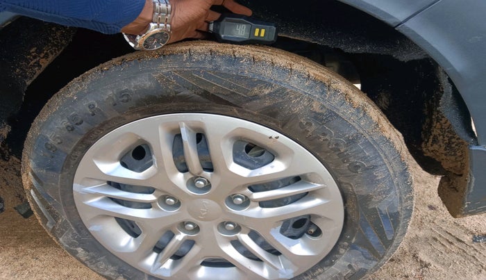 2023 KIA CARENS PRESTIGE 1.5 PETROL 7 STR, Petrol, Manual, 45,568 km, tyre