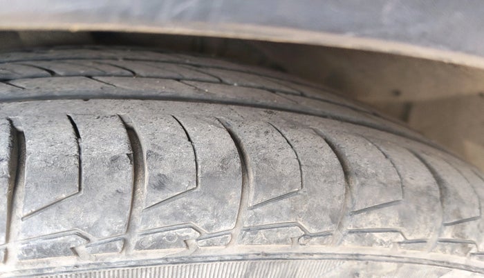 2017 Maruti S Cross ZETA 1.3, Diesel, Manual, 1,03,498 km, tyre