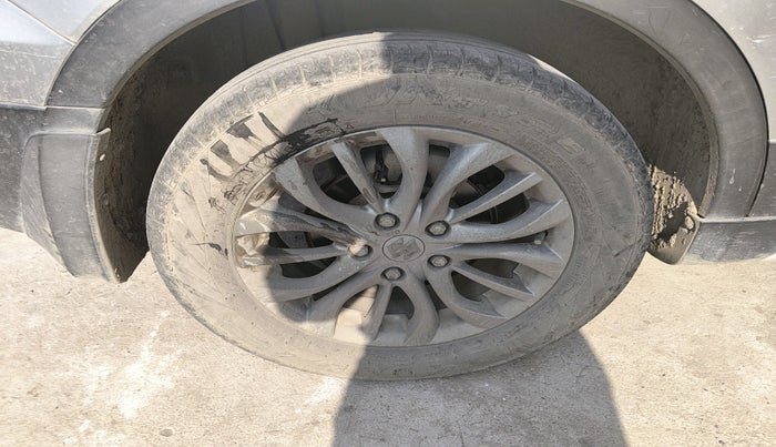 2017 Maruti S Cross ZETA 1.3, Diesel, Manual, 1,03,498 km, tyre