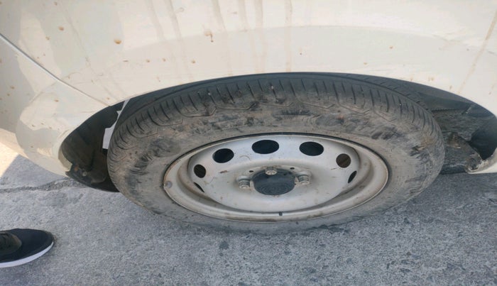 2022 Tata Tiago XE PETROL, Petrol, Manual, 28,401 km, tyre