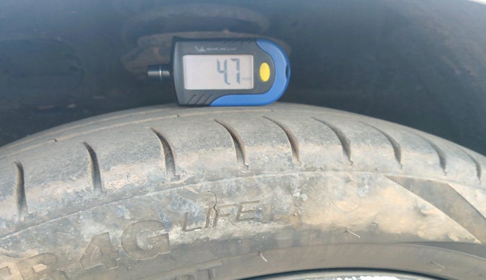 2014 Hyundai Grand i10 SPORTZ 1.1 CRDI, Diesel, Manual, 1,32,498 km, tyre