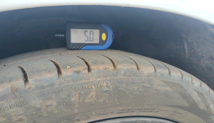 2014 Hyundai Grand i10 SPORTZ 1.1 CRDI, Diesel, Manual, 1,32,498 km, tyre