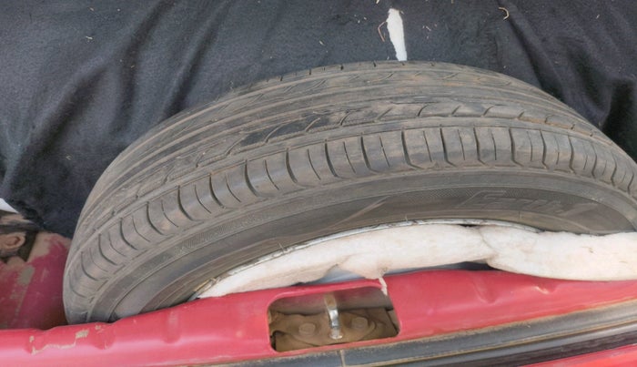 2018 Hyundai Eon ERA +, Petrol, Manual, 1,13,260 km, tyre