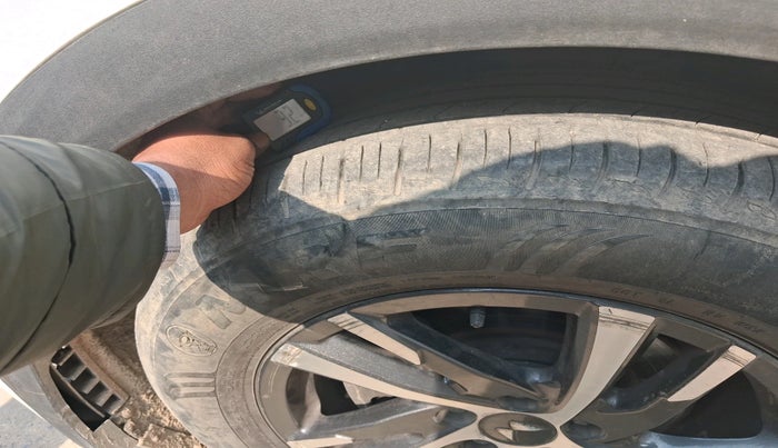 2022 Mahindra XUV700 AX 5 P MT 5 STR, Petrol, Manual, 31,984 km, tyre