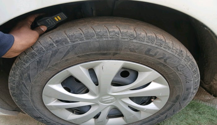 2023 Maruti Swift VXI, Petrol, Manual, 63,011 km, tyre